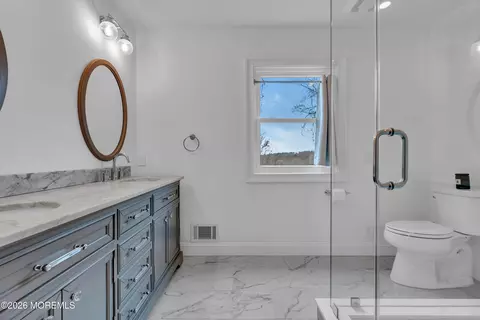 Bath - 4 Constitution Dr, Leonardo, NJ 07737 photo 1 of 6