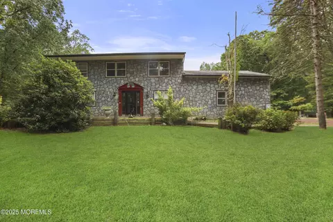 14 Hidden Hollow Ct, Jackson, NJ 08527