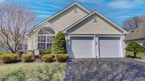 20 Winding River Rd, Lakewood, NJ 08701