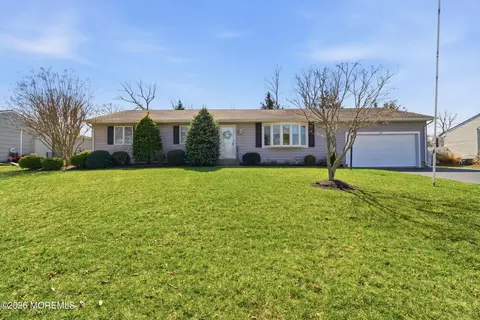 867 Derry Dr, Toms River, NJ 08753