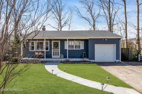 701 Barberry Dr, Brick, NJ 08723