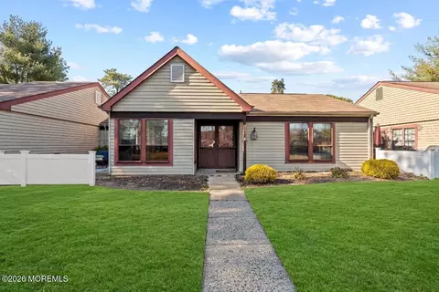 583 Kevin Ct # B, Manchester, NJ 08759