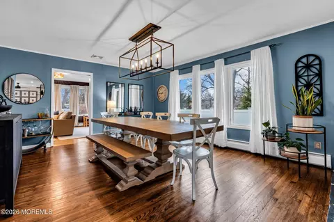 477 N Fox Ave, Belford, NJ 07718