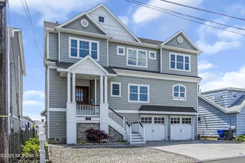 359 Naples Ct, Lavallette, NJ 08735