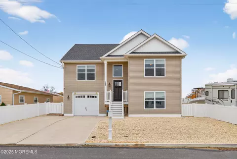 113 E Delaware Dr, Little Egg Harbor, NJ 08087