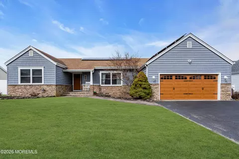 108 Fernwood Ln, Forked River, NJ 08731