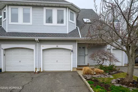 15 Bayview Ct, Long Branch, NJ 07740