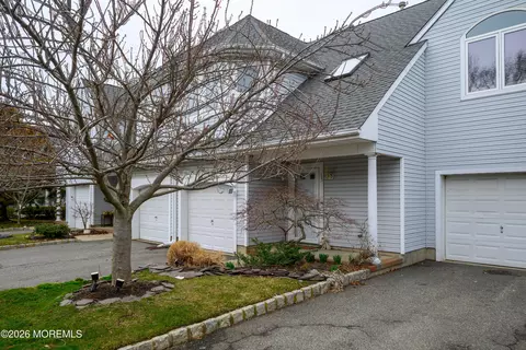 15 Bayview Ct, Long Branch, NJ 07740