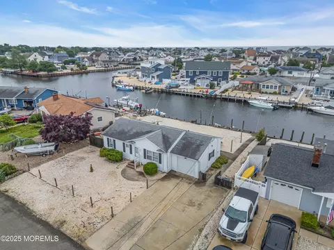 1209 Plover Ct, Forked River, NJ 08731