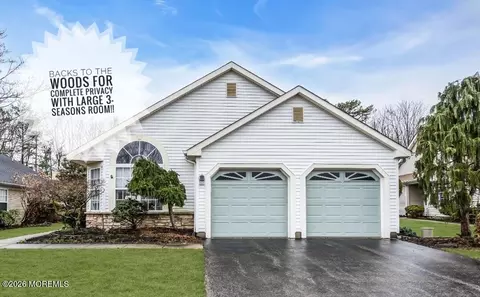 30 Strawberry Ln, Lakewood, NJ 08701
