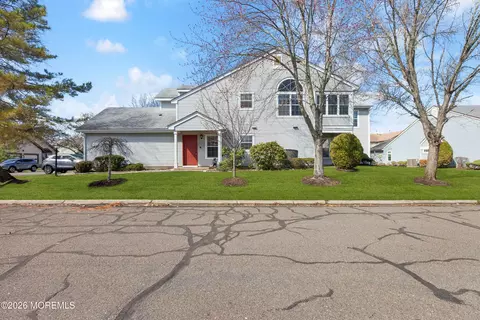 10 Andrew Johnson Dr #C, Monroe, NJ 08831
