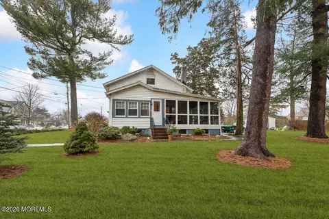 1118 Oakland St, Point Pleasant, NJ 08742