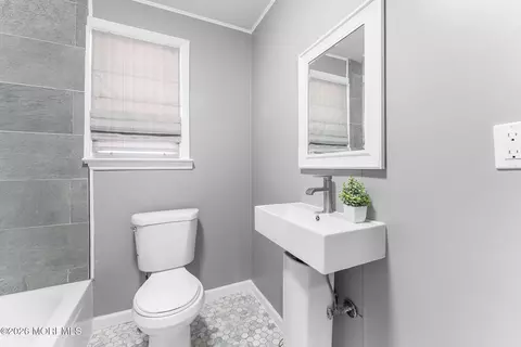 Bath - 304 Shepard Ave, Forked River, NJ 08731 photo 2 of 4