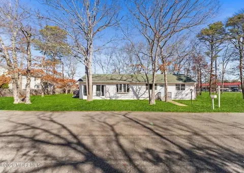 304 Shepard Ave, Forked River, NJ 08731