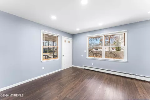 Living - 304 Shepard Ave, Forked River, NJ 08731 photo 5 of 6