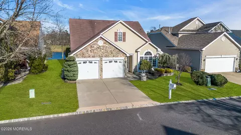 15 Congressional Rd, Jackson, NJ 08527