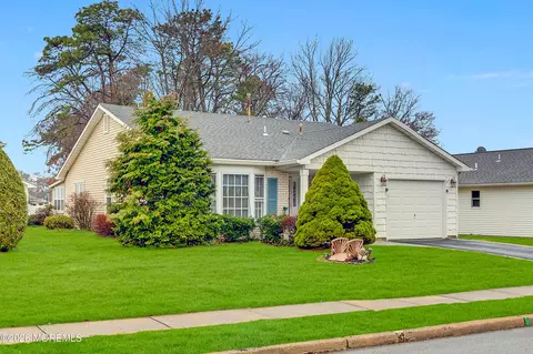 44 Greenbriar Blvd, Brick, NJ 08724