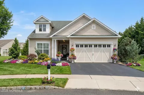 4 Citadel Cir, Monroe, NJ 08831