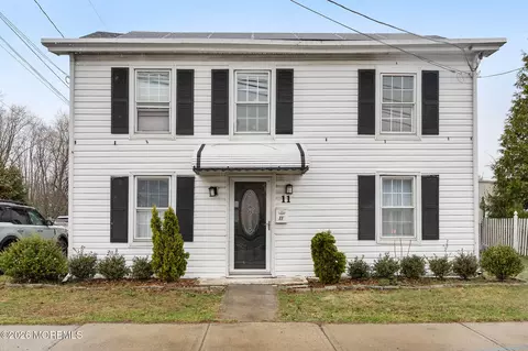 11 Main St, Englishtown, NJ 07726