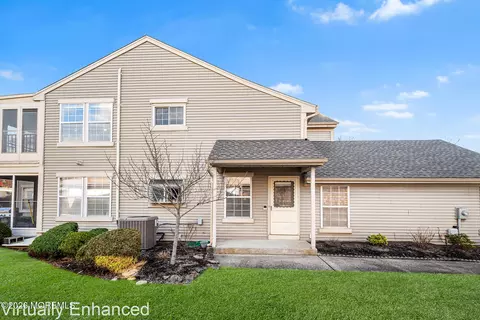 11 Rothwell Dr #11D, Monroe, NJ 08831