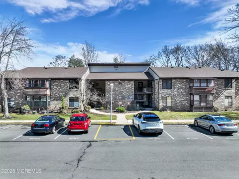 166 Cross Slope Ct #F, Manalapan, NJ 07726