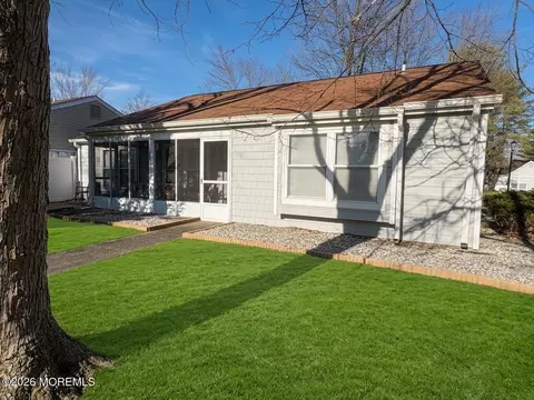 873 Liverpool Cir # B, Manchester, NJ 08759