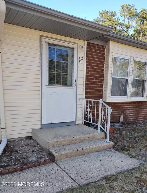 12 Easton Dr # C, Whiting, NJ 08759