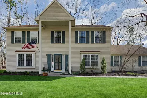 4 Beech Ct, Jackson, NJ 08527