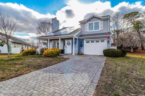 11 Poplar Ct, Barnegat, NJ 08005