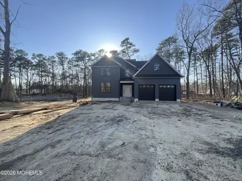 2 Railroad Ave, Bayville, NJ 08721