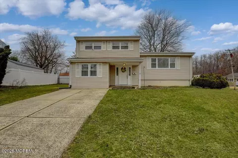 62 Stevens Ave, Old Bridge, NJ 08857