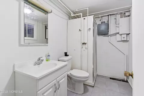 Bath - 240 Wainwright St, Forked River, NJ 08731 photo 2 of 3