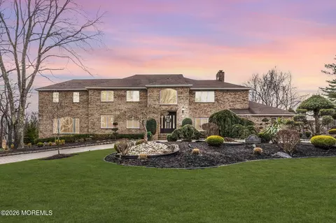 12 Meadowview Dr, Colts Neck, NJ 07722