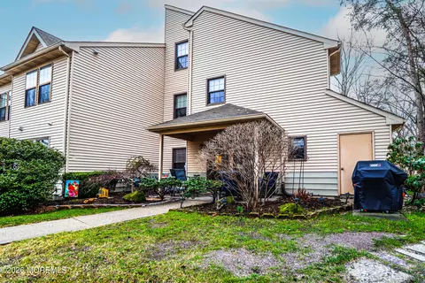 111 Bluebell Dr, Jackson, NJ 08527