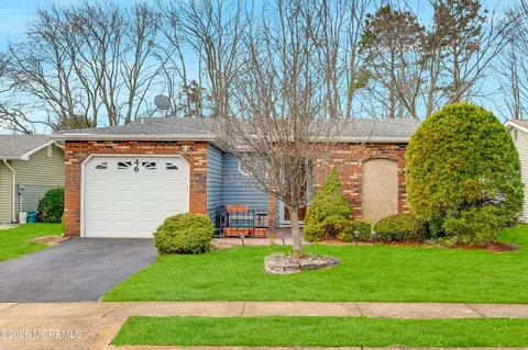 46 Baser Ln, Brick, NJ 08724