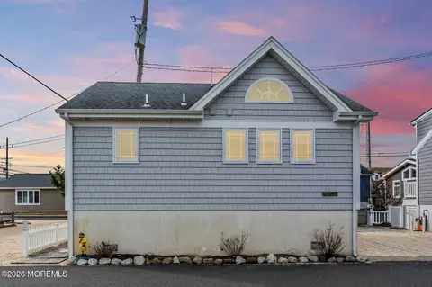 105 W Bayberry Way, Lavallette, NJ 08735