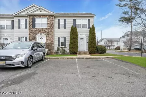 59 Aspen Ct, Lakewood, NJ 08701