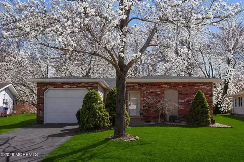 62 Baser Ln, Brick, NJ 08724