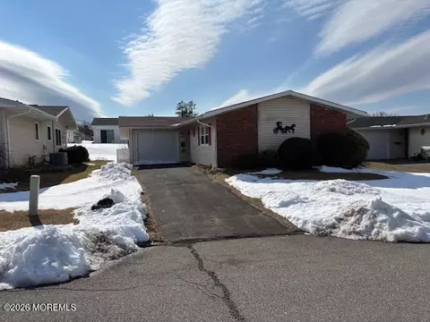 34 Collins Ct, Brick, NJ 08724