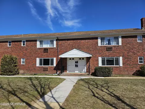 25 Laurel Pl # A, Eatontown, NJ 07724