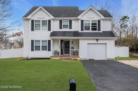 1033 Cutlass Ave, Manahawkin, NJ 08050