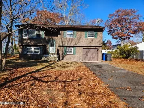 23 Almond Dr, Toms River, NJ 08753