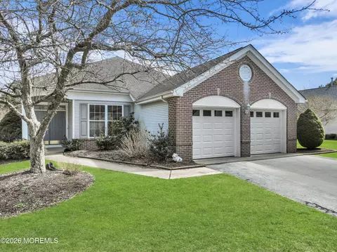 8 Bellflower Dr, Lakewood, NJ 08701