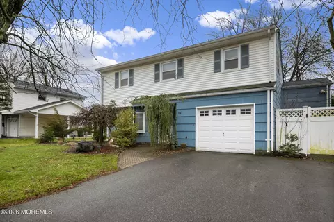 12 Kester Dr, Edison, NJ 08817