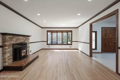 Living - 463 Cottrell Rd, Matawan, NJ 07747 photo 2 of 8