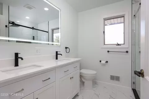 Bath - 463 Cottrell Rd, Matawan, NJ 07747 photo 3 of 4