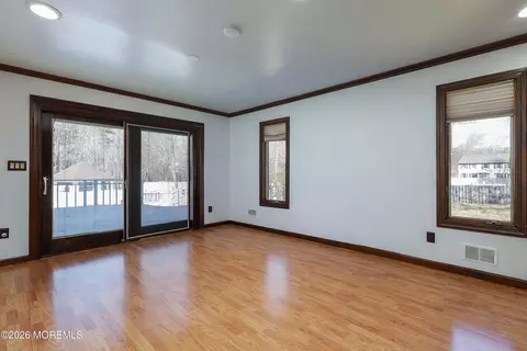 Living - 463 Cottrell Rd, Matawan, NJ 07747 photo 4 of 8