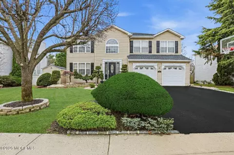 Exterior - 16 Diamond Ln, Howell, NJ 07731 photo 2 of 9
