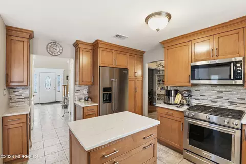 Kitchen - 16 Diamond Ln, Howell, NJ 07731 photo 2 of 5