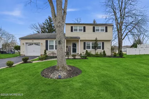 14 Juniper Ave, Manalapan, NJ 07726